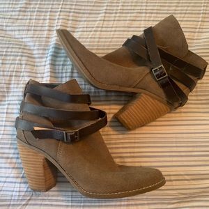 Dolce Vita Booties. Size 9.